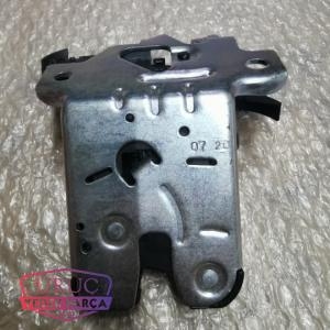 8W0827503 AUDİ A3 A4 A5 A8 BAGAJ KİLİDİ KAPAĞI 2016>>