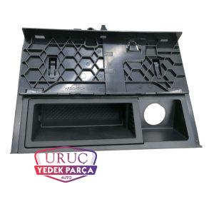 3G1863284A 82V ORTA KONSOL ÖN KÜLLÜK