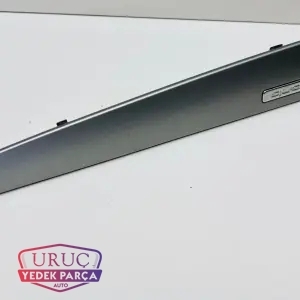 8R1853190 ORJİNAL AUDİ Q5 2009> >2012 ÖN GÖĞÜS SÜS ÇITASI