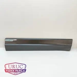 760854940D ORJİNAL SAĞ ÖN KAPI ALT ÇITASI TOUAREG 2018>>