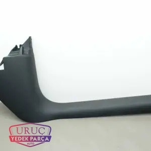8V4867272 ORJİNAL SAĞ DİREK ALT KAPLAMASI AUDİ A3 RS3 2013>> 2021