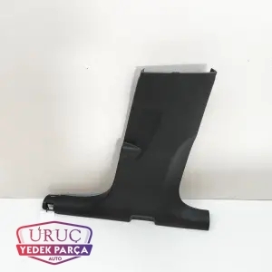 8V4867240 ORJİNAL ORTA DİREK KAPLAMASI SAĞ AUDİ A3 RS3  2013>> 2021