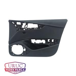 8W0867104A  Kapı Kartı Döşeme Paneli Ön Sağ