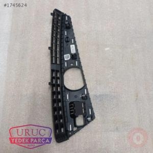 81B819635B ORJİNAL ÖN CAM HAVALANDIRMA KANALI AUDI Q2 2017>> 2025