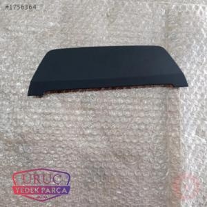 81B857186 ORJİNAL ÖN GÖĞÜS ÜST BLENDAJI AUDI Q2 2017>> 2025